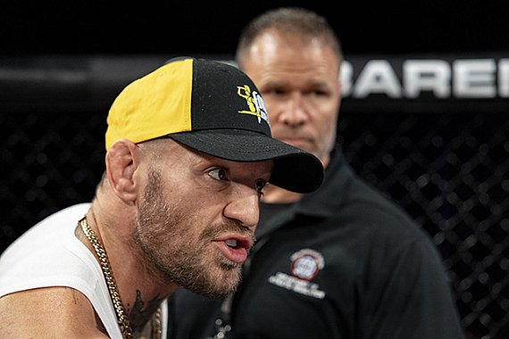 Conor McGregor praised for generosity by former boxing coach ahead of UFC 329