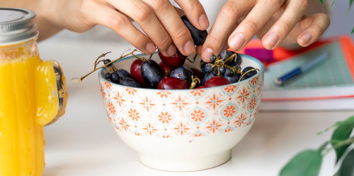 What Happens When You Eat Grapes Every Day for a Week