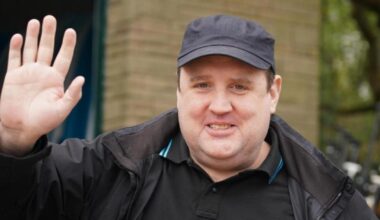 Comedy legend Peter Kay gives major life update to Sara Cox