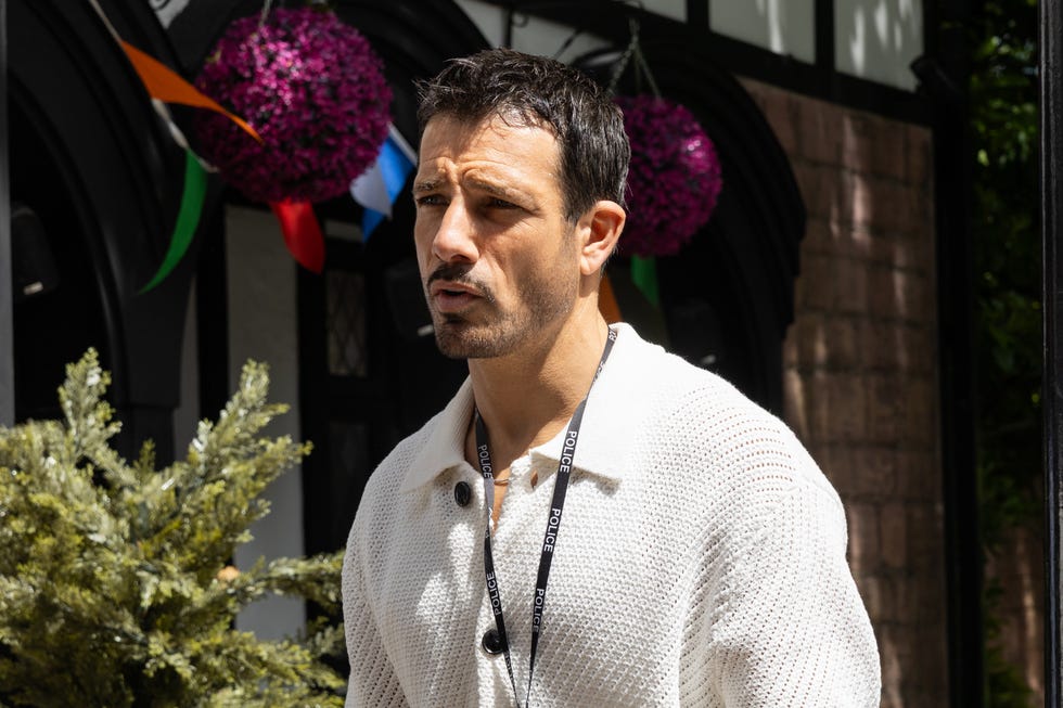 cindy cunningham is arrested by dodger savage in hollyoaks
