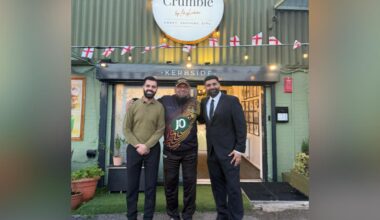 Saqlain Mushtaq and Lord Khan visit Bradford dessert venue