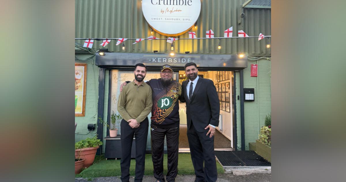 Saqlain Mushtaq and Lord Khan visit Bradford dessert venue