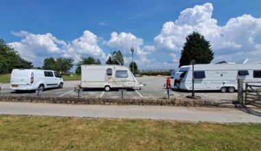 Travellers move onto Hart Common Golf Course Green