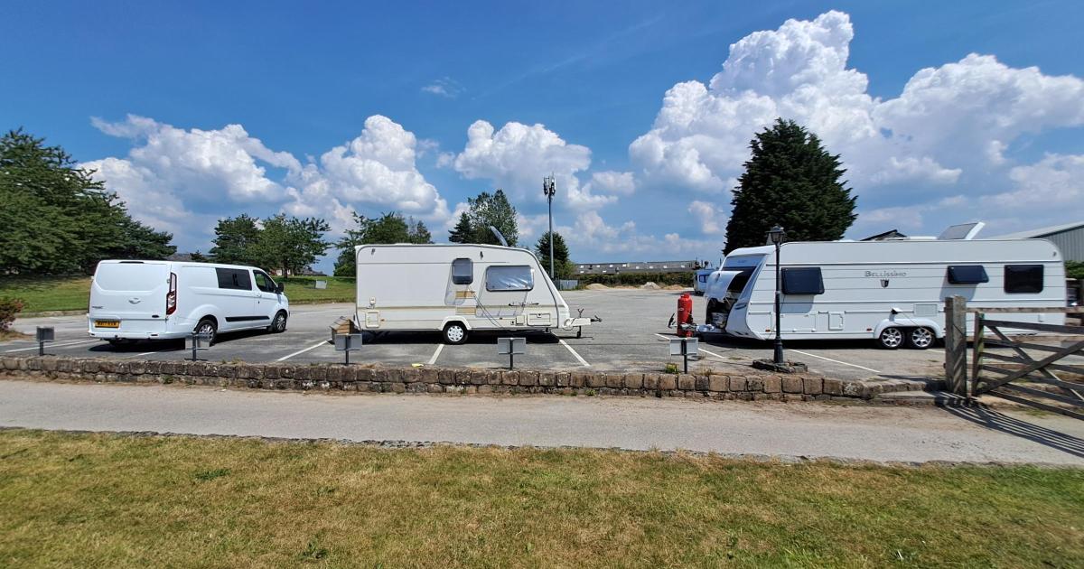Travellers move onto Hart Common Golf Course Green