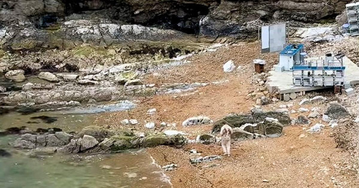 Faces spotted at Durdle Door on the big and small screen