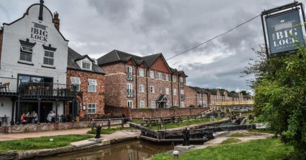 Trent & Mersey Canal low water restrictions in Middlewich