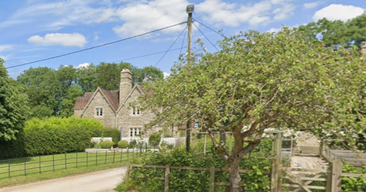 TV legend departs £4.5m Cotswolds mansion after four decades