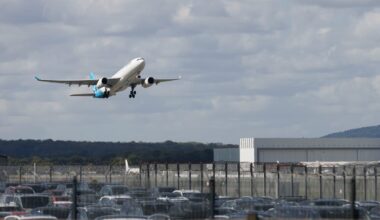 Gatwick Airport chaos as flights declare emergency and diverted after sudden runway closure - London Evening Standard