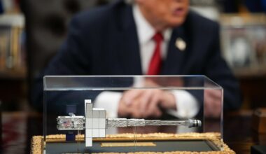 Trump team weighs launching space ships and allowing returns off the US coast