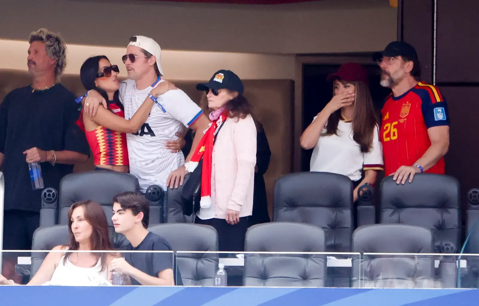 Penélope Cruz, Brad Pitt and other stars spotted at the World Cup