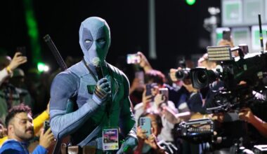 Ryan Reynolds Snuck Into Comic-Con as Deadpool With 'No Security'