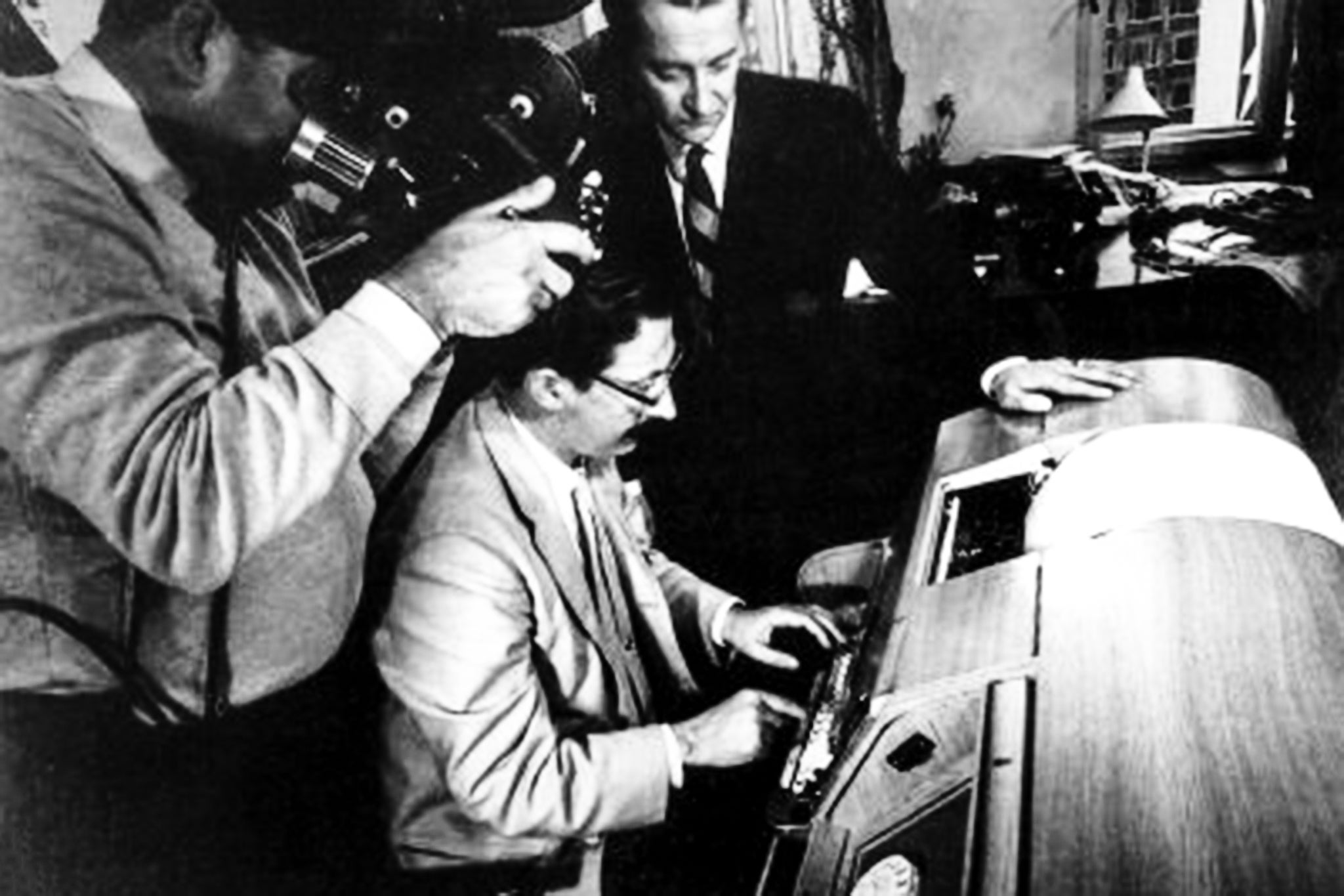 Weizenbaum logging into his MIT computer – where he would have researched and developed the first ever chatbot