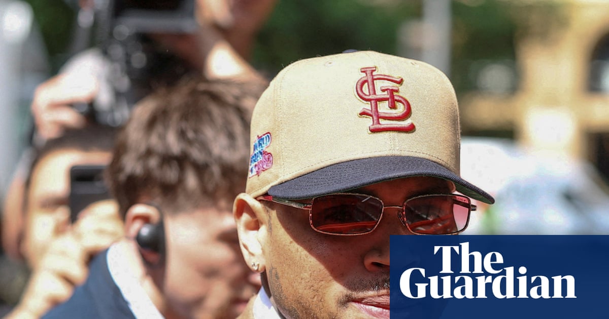 Singer Chris Brown pleads guilty to affray over London club confrontation | Crime