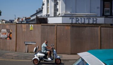 Weary Clacton repels media hordes as Jaywick shines on in Farage’s byelection stronghold – The Irish Times