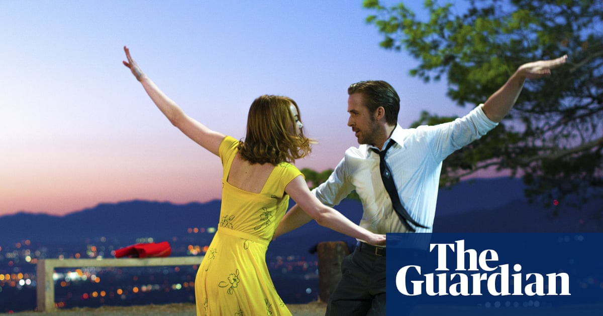 What happened to Ryan Gosling’s ‘La La Hand’ on the La La Land poster? | La La Land