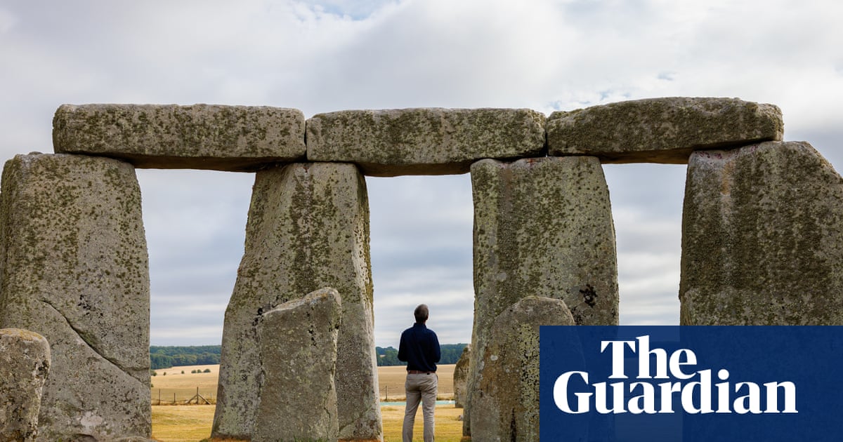 Magic circle: Stonehenge offers lucky visitors 20 minutes alone in monument | Stonehenge