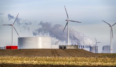Analysis: Wind and solar power overtake fossil fuels in Germany for first time ever