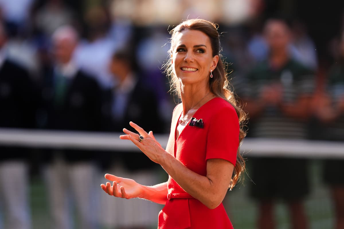 Wimbledon: Kate presents trophy to ladies’ singles champion Linda Noskova - London Evening Standard