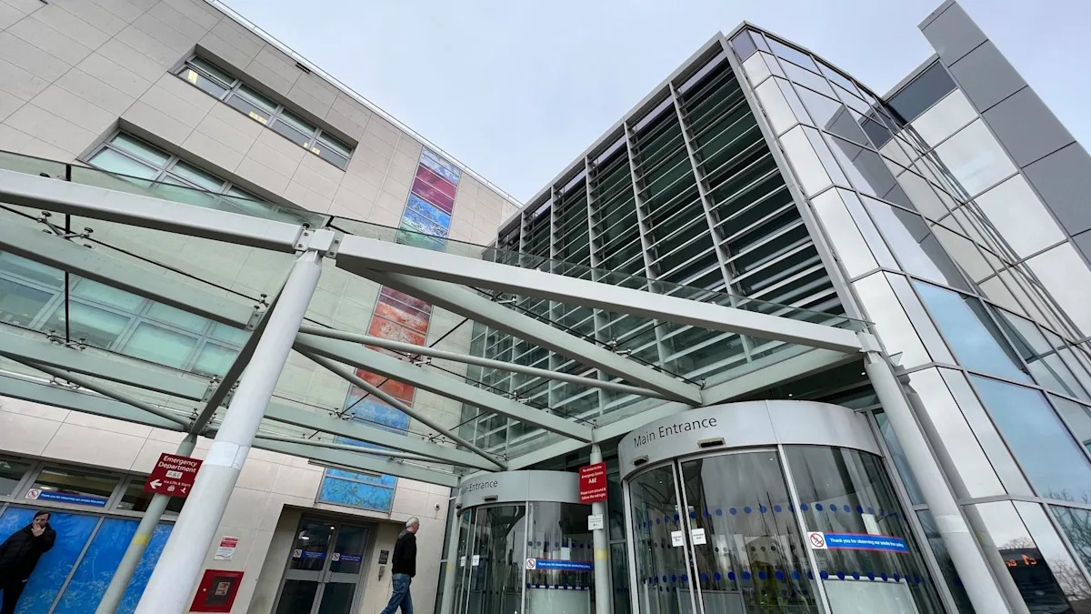 Nurse banned after poor English put patients at risk