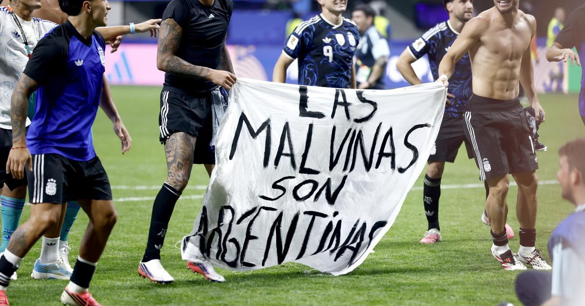 The United Kingdom asks FIFA to investigate Argentina for the Falklands banner