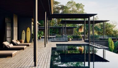 An extraordinary contemporary house by Henri Fitzwilliam-Lay, designed for living in harmony with nature
