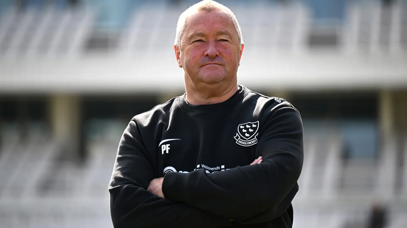 Paul Farbrace agrees to stay at Sussex as part-time director of cricket