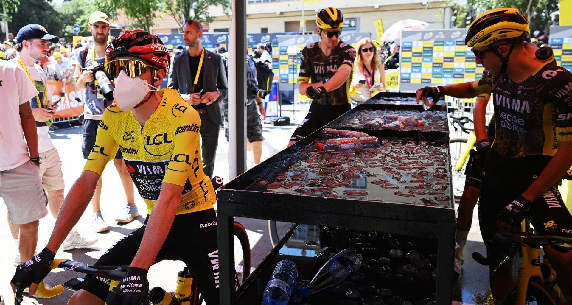 Tour de France stage 3 LIVE – Racing has begun on a hot day in the Pyrenees, but will it be a stage for the breakaway or more GC action?