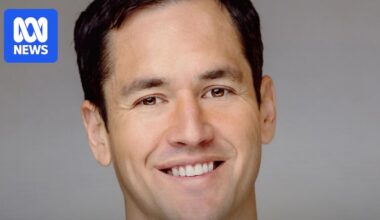 Australia's best-paid executive lives in US and earns 500 times that of average full-time worker