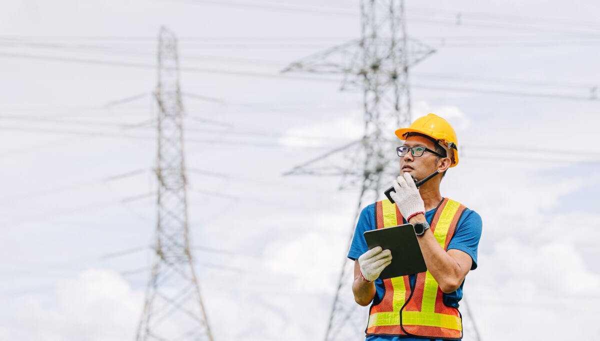 Malicious cloud customers can bring down the power grid