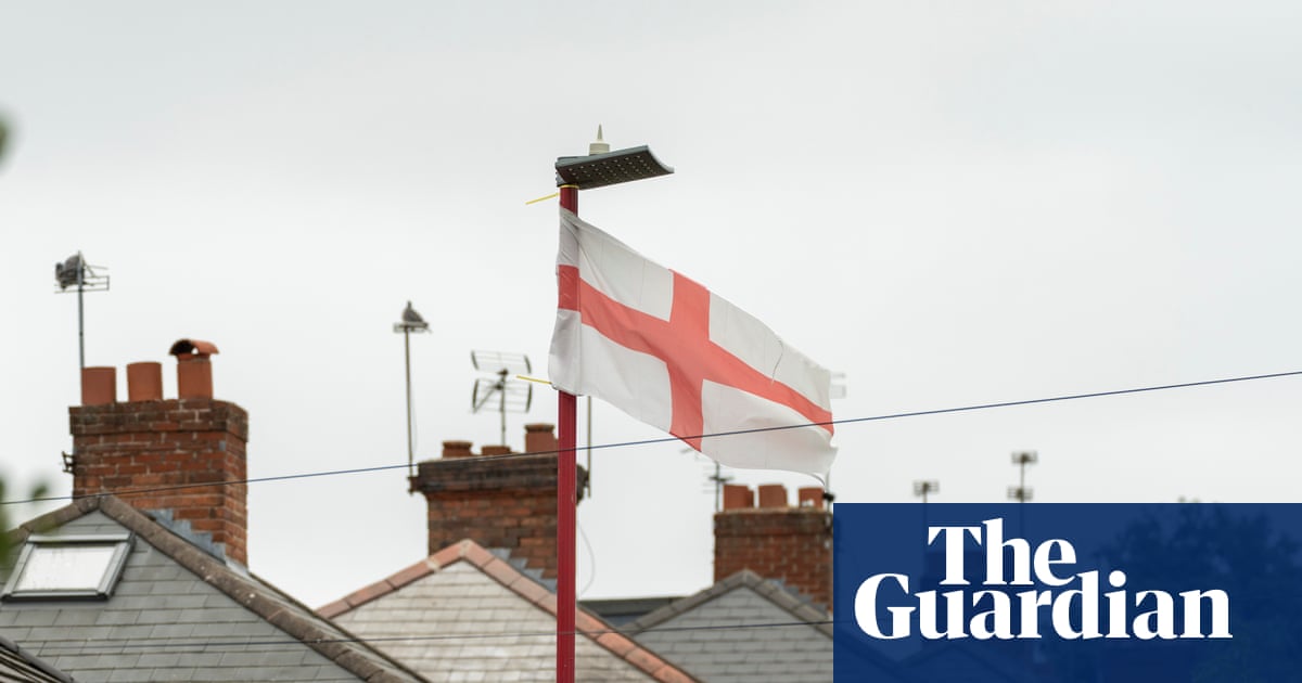 Birmingham council accused of giving ‘free rein’ to group erecting England flags | Birmingham