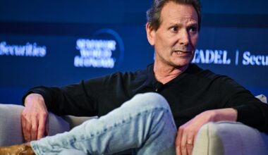 With SpaceX circling, Verizon figures out succession