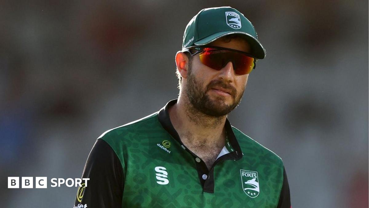 Stephen Eskinazi in action for Leicestershire
