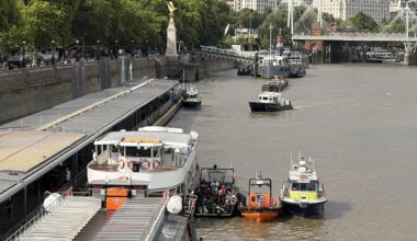 Westminster Bridge at standstill as casualties treated - London Evening Standard