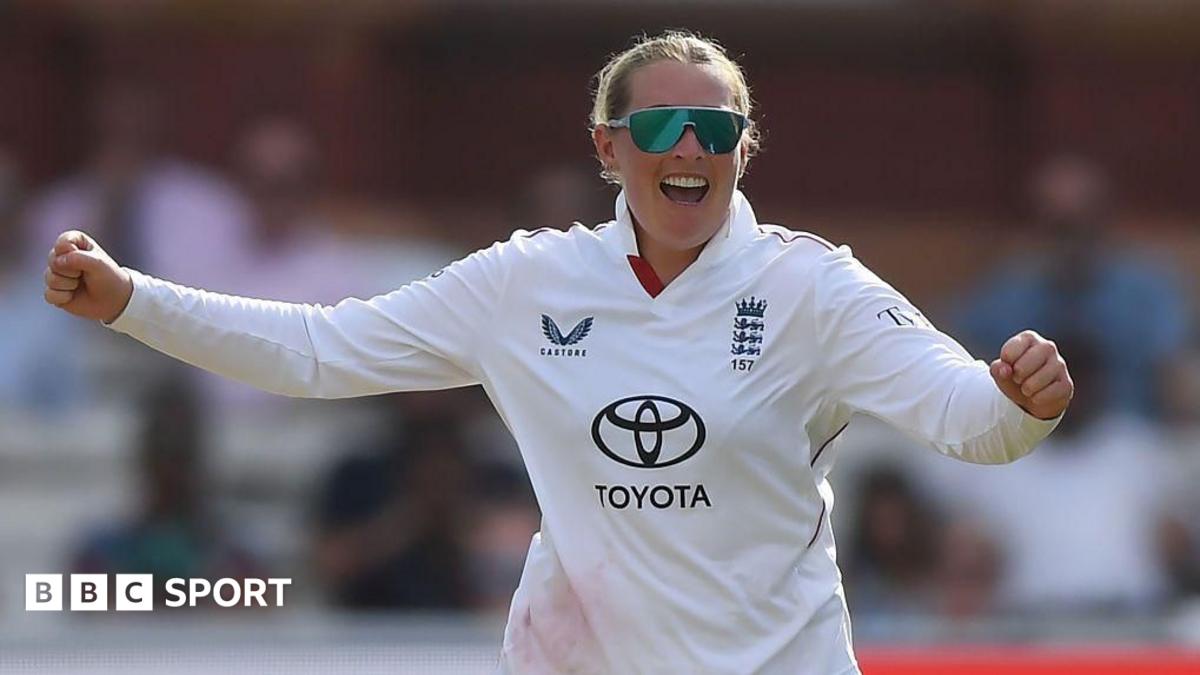 England coach Charlotte Edwards and captain Nat Sciver-Brunt