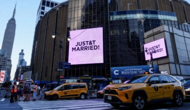 Celebrities arrive at Madison Square Garden for Taylor Swift’s ‘royal wedding’ - The Times