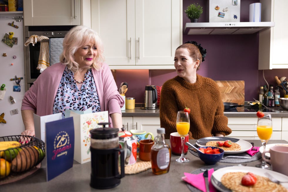 alison stedman katherine parkinson here we go season 3