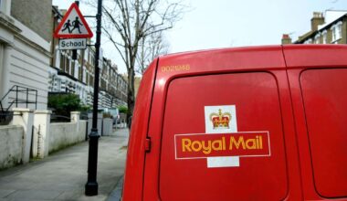 Royal Mail issues delay warning to 216 UK postcode areas today | UK | News