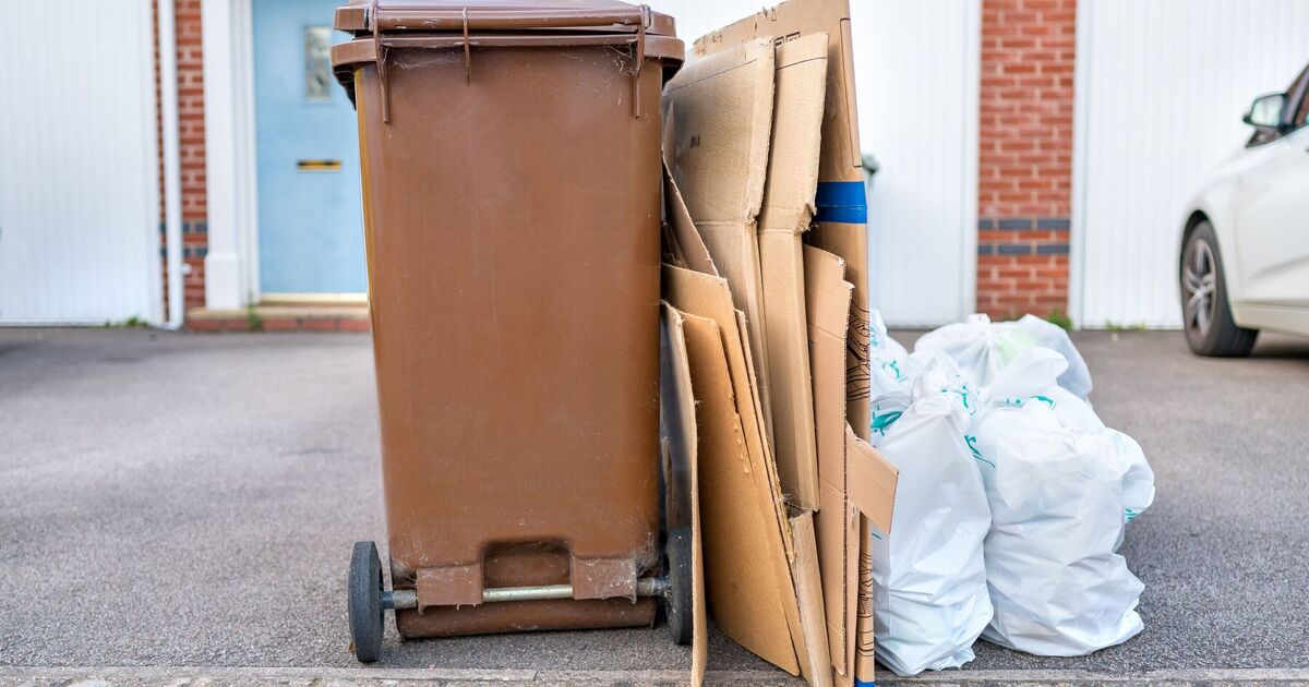 Binman settles debate over putting rubbish beside wheelie bin