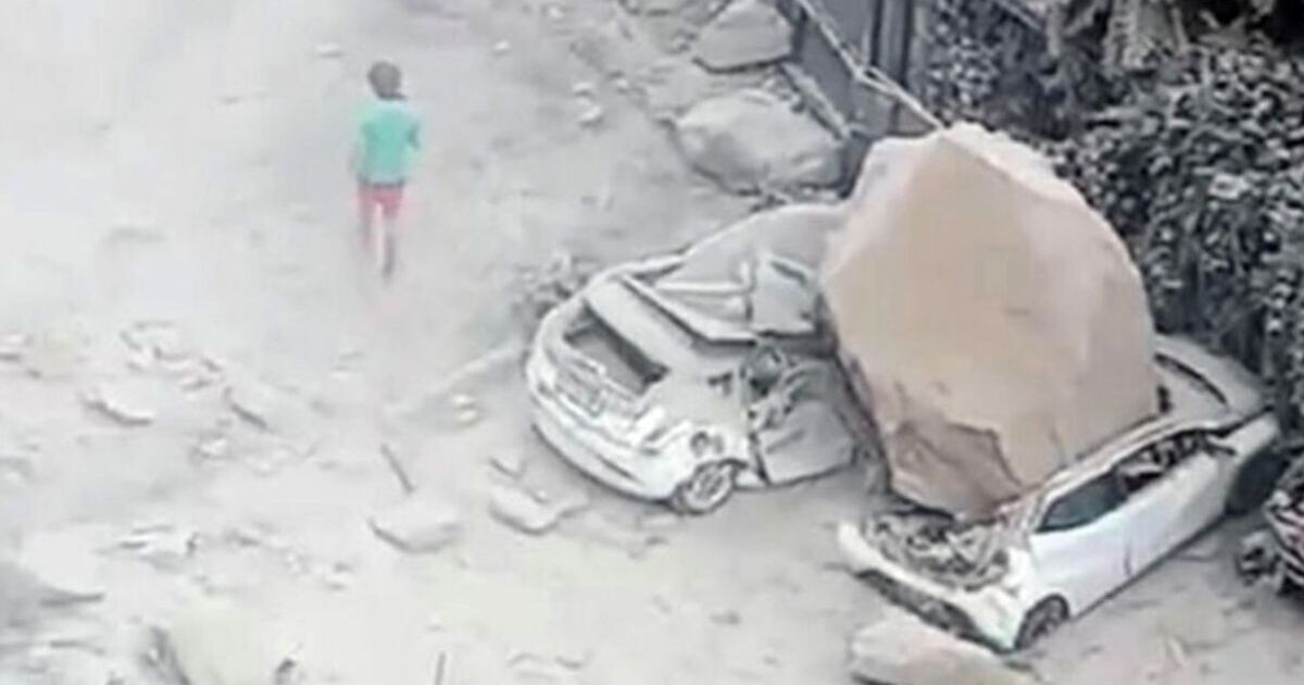 Naples earthquake LIVE: Italy rocked by quake today as cars destroyed and buildings shake | World | News