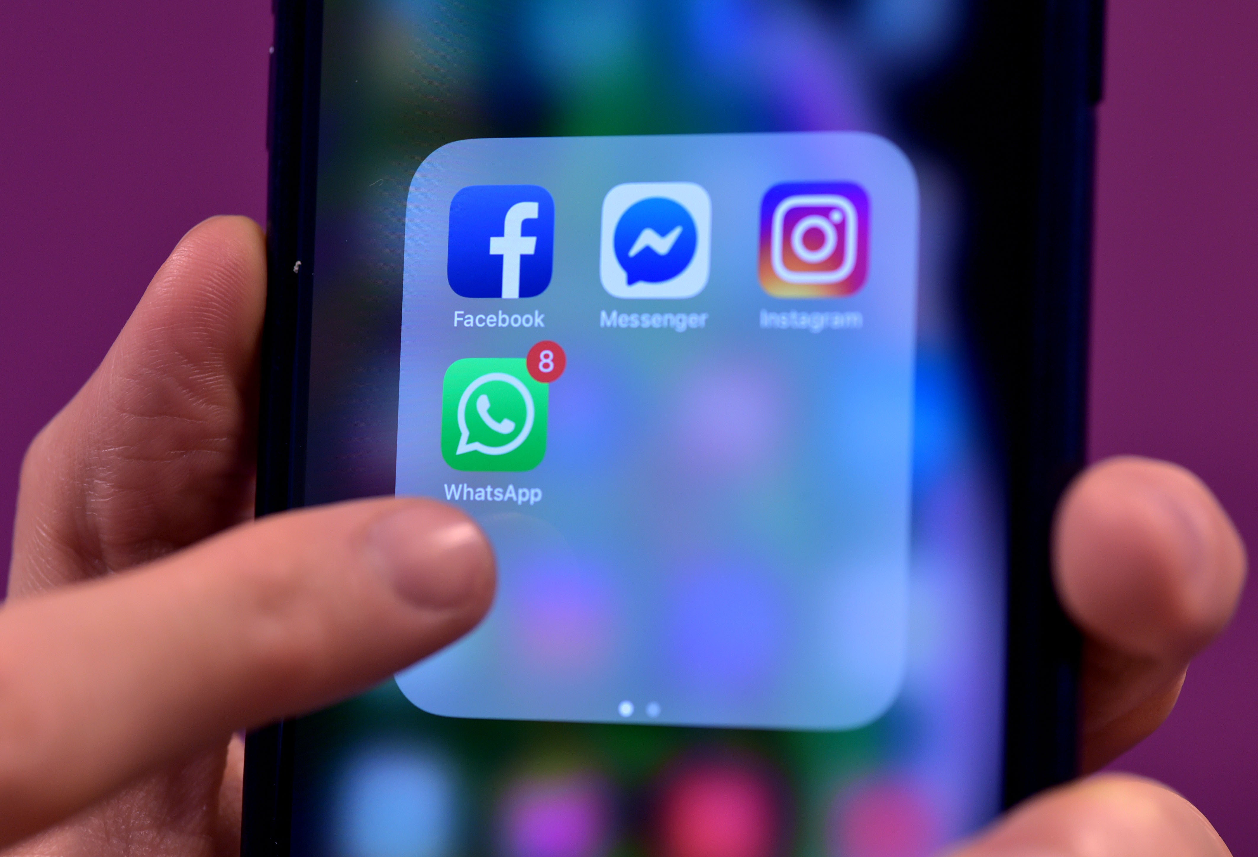 Users of Facebook and Instagram are experiencing issues (PA)