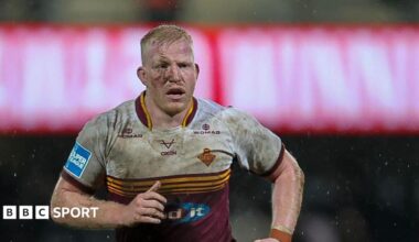 Matty English in action for Huddersfield Giants