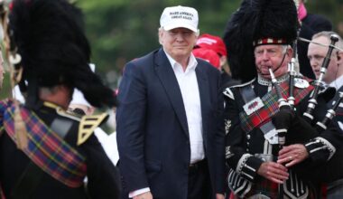 How much Donald Trump earns from his Scottish golf courses
