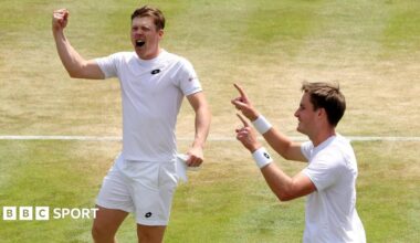 Henry Patten and Harri Heliovaara celebrate after reaching the men's doubles quarter-finals