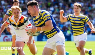 Josh Thewlis scoring a try for Warrington Wolves at home to Bradford Bulls in May