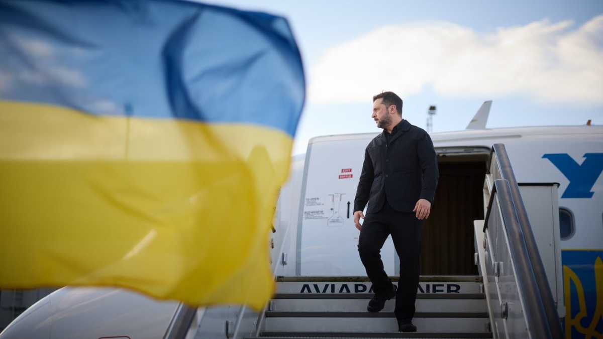 Zelenskyy arrives in United Kingdom