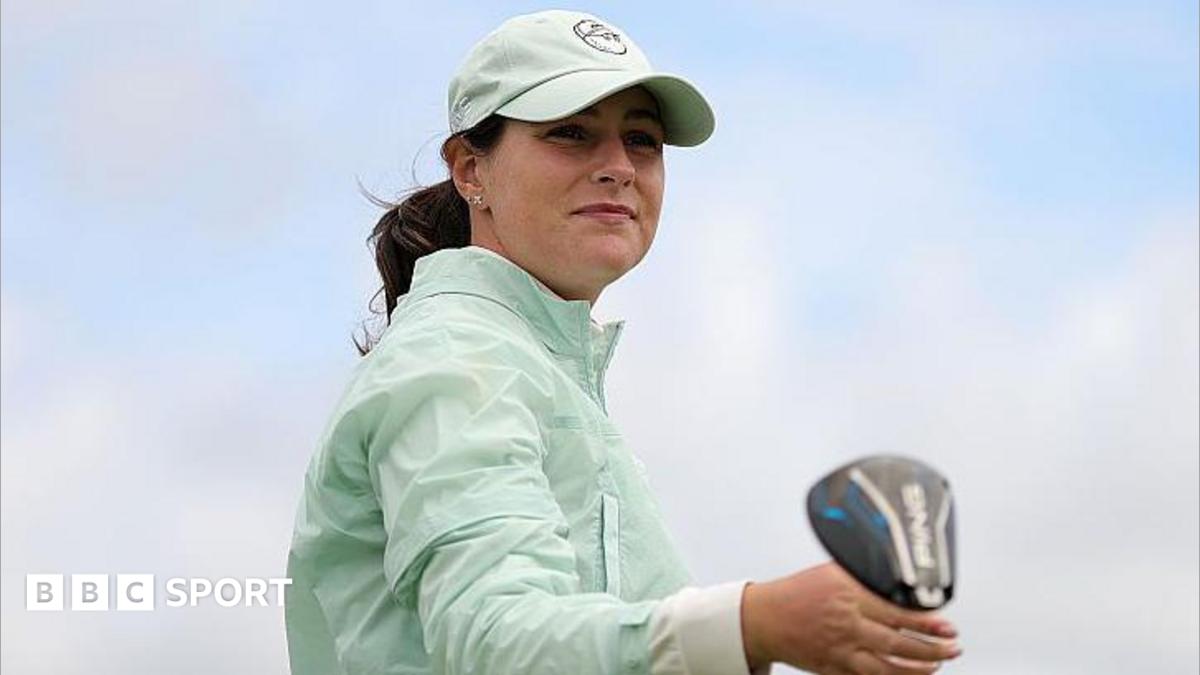 Darcey Harry acknowledges the crowd on the first tee during the final round of the AIG Women's Open 2025