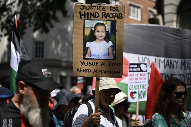 People stage a pro-Palestinian demonstration and call on Labour Party leader Andy Burnham, who is preparing to take office as prime minister, to impose comprehensive sanctions on Israel, in London, United Kingdom on July 18, 2026. [Raşid Necati Aslım - Anadolu Agency]