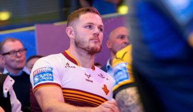 Huddersfield Giants prop Tom Burgess given surgery dilemma as injury latest revealed