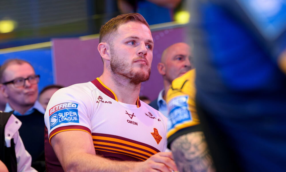 Huddersfield Giants prop Tom Burgess given surgery dilemma as injury latest revealed