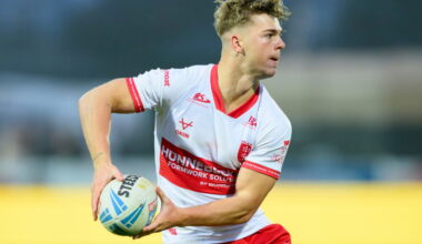 Hull KR trio and Castleford Tigers playmaker make loan switch